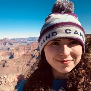 Meet your Posher, Elizabeth